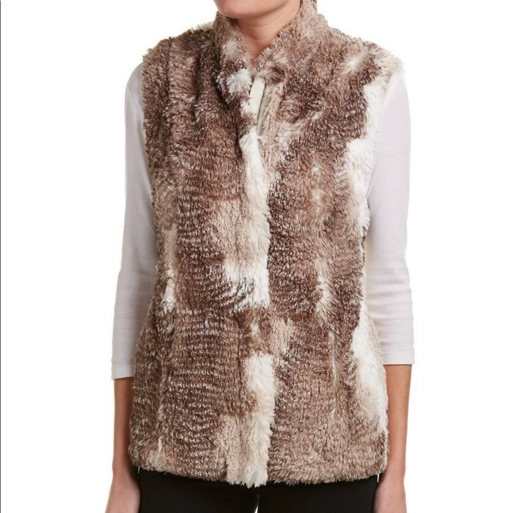 Rare CABI Aspen faux fur vest. Size Medium